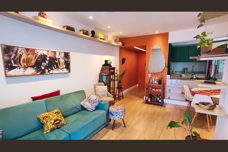 Apartamento à venda com 92m², 2 quartos e 1 vaga Apartamento à venda com 92m², 2 quartos e 1 vagaSala