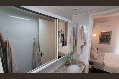 Apartamento à venda com 92m², 2 quartos e 1 vaga Apartamento à venda com 92m², 2 quartos e 1 vagaBanheiro da Suíte