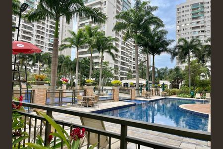 Apartamento à venda com 78m², 2 quartos e 2 vagas Apartamento à venda com 78m², 2 quartos e 2 vagasÁrea comum - Piscina