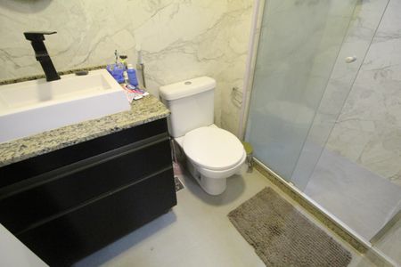 Apartamento à venda com 78m², 2 quartos e 2 vagasBanheiro social