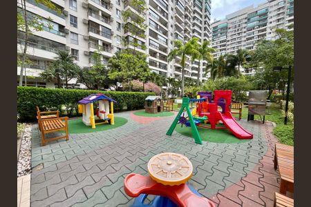 Apartamento à venda com 78m², 2 quartos e 2 vagas Apartamento à venda com 78m², 2 quartos e 2 vagasÁrea comum - Playground