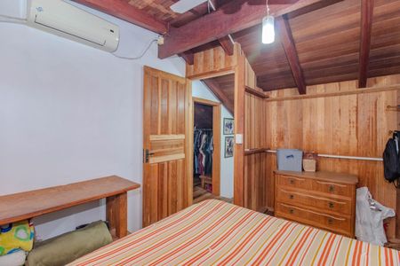 Quarto 1 - Casa Principal de casa à venda com 3 quartos, 500m² em Bom Jesus, Porto Alegre