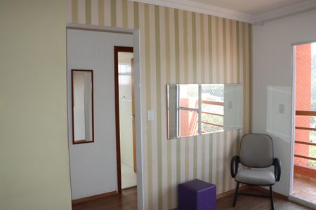 Apartamento para alugar com 2 quartos, 55m² em Jardim Vista Alegre, Embu das Artes
