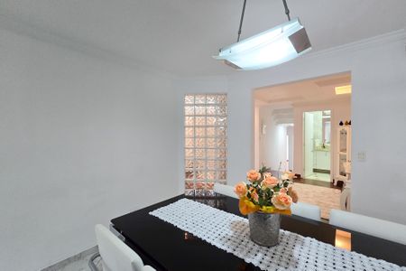 Casa à venda com 200m², 3 quartos e 3 vagasCopa
