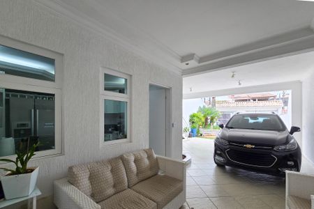 Casa à venda com 200m², 3 quartos e 3 vagasHall