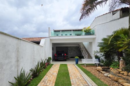 Casa à venda com 200m², 3 quartos e 3 vagasGaragem