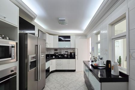 Casa à venda com 200m², 3 quartos e 3 vagasCozinha