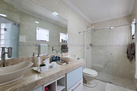 Casa à venda com 200m², 3 quartos e 3 vagasBanheiro da Suíte