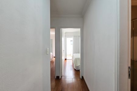 Casa à venda com 200m², 3 quartos e 3 vagasCorredor