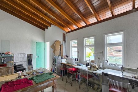 Casa à venda com 200m², 3 quartos e 3 vagasÁrea de Serviço