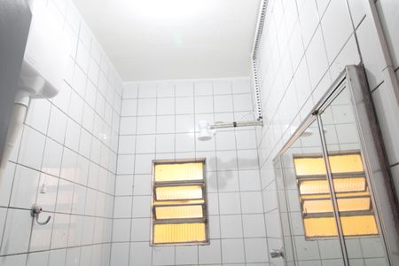 Banheiro Social de casa para alugar com 1 quarto, 35m² em Jardim Ipanema, São Paulo