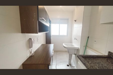 Apartamento à venda com 55m², 2 quartos e 1 vaga Apartamento à venda com 55m², 2 quartos e 1 vagaCozinha e Área de Serviço
