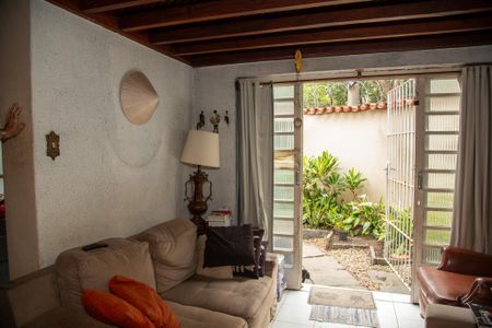 Sala de casa à venda com 2 quartos, 137m² em Jardim Petropolis, São Paulo