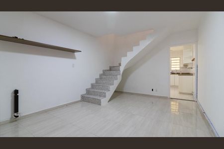 Sala de casa para alugar com 3 quartos, 100m² em Vila Buenos Aires, São Paulo