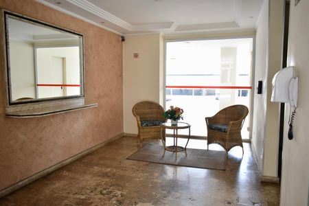 Apartamento à venda com 67m², 2 quartos e 1 vagaHall de entrada