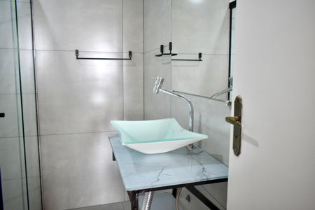 Apartamento à venda com 67m², 2 quartos e 1 vagaBanheiro Social