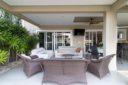 Casa de condomínio para alugar com 300m², 4 quartos e 4 vagas Casa de condomínio para alugar com 300m², 4 quartos e 4 vagasÁrea externa