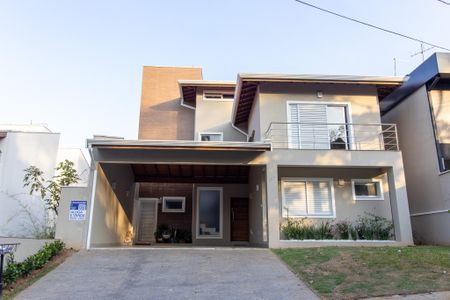 Casa de condomínio para alugar com 300m², 4 quartos e 4 vagas Casa de condomínio para alugar com 300m², 4 quartos e 4 vagasFachada