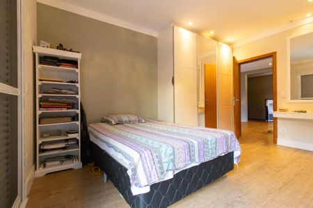 Casa de condomínio para alugar com 300m², 4 quartos e 4 vagas Casa de condomínio para alugar com 300m², 4 quartos e 4 vagasSuíte 2