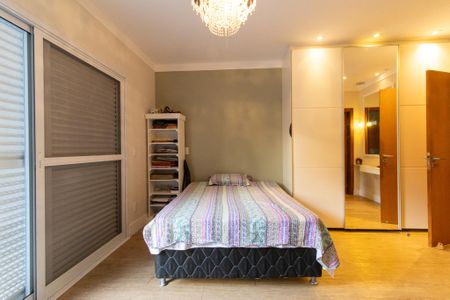 Casa de condomínio para alugar com 300m², 4 quartos e 4 vagas Casa de condomínio para alugar com 300m², 4 quartos e 4 vagasSuíte 2