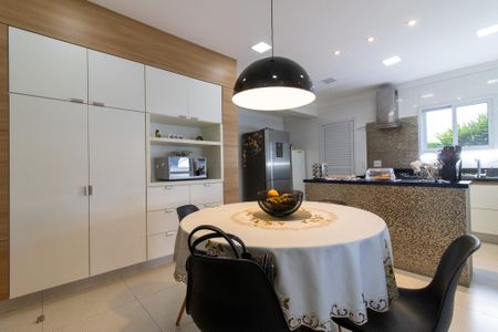 Casa de condomínio para alugar com 300m², 4 quartos e 4 vagas Casa de condomínio para alugar com 300m², 4 quartos e 4 vagasCozinha