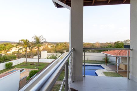 Casa de condomínio para alugar com 300m², 4 quartos e 4 vagas Casa de condomínio para alugar com 300m², 4 quartos e 4 vagasSuíte 1 Varanda