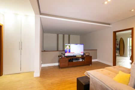 Casa de condomínio para alugar com 300m², 4 quartos e 4 vagas Casa de condomínio para alugar com 300m², 4 quartos e 4 vagasSala de TV