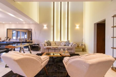 Casa de condomínio para alugar com 300m², 4 quartos e 4 vagas Casa de condomínio para alugar com 300m², 4 quartos e 4 vagasSala