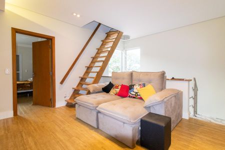 Casa de condomínio para alugar com 300m², 4 quartos e 4 vagas Casa de condomínio para alugar com 300m², 4 quartos e 4 vagasSala de TV