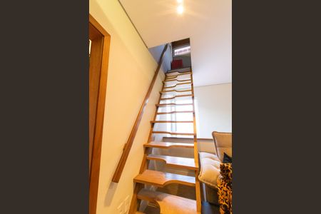 Casa de condomínio para alugar com 300m², 4 quartos e 4 vagas Casa de condomínio para alugar com 300m², 4 quartos e 4 vagasSótão