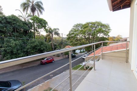 Casa de condomínio para alugar com 300m², 4 quartos e 4 vagas Casa de condomínio para alugar com 300m², 4 quartos e 4 vagasSuíte 2 Varanda