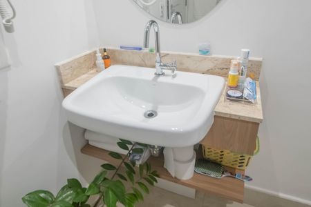 Banheiro de kitnet/studio à venda com 1 quarto, 23m² em Santo Amaro, São Paulo