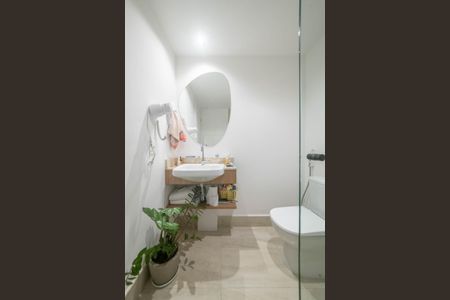 Banheiro de kitnet/studio à venda com 1 quarto, 23m² em Santo Amaro, São Paulo