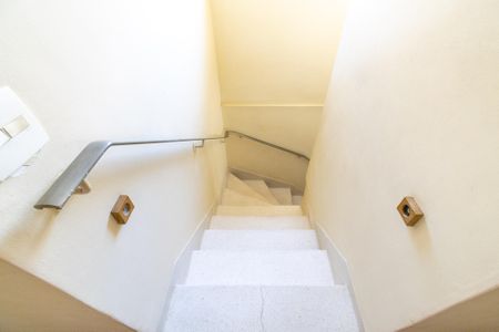 Casa à venda com 140m², 3 quartos e 2 vagasEscada