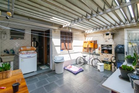 Casa à venda com 140m², 3 quartos e 2 vagasChurrasqueira