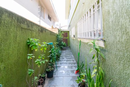 Casa à venda com 140m², 3 quartos e 2 vagasCorredor Externo