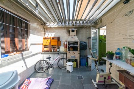 Casa à venda com 140m², 3 quartos e 2 vagasChurrasqueira