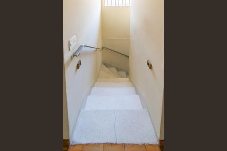 Casa à venda com 140m², 3 quartos e 2 vagasEscada