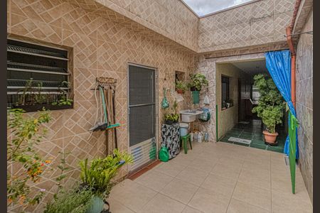 Casa à venda com 133m², 2 quartos e 2 vagas Casa à venda com 133m², 2 quartos e 2 vagasquintal_3