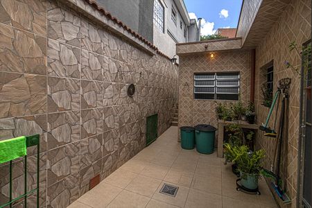 Casa à venda com 133m², 2 quartos e 2 vagas Casa à venda com 133m², 2 quartos e 2 vagasquintal_2