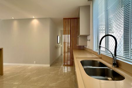 Apartamento à venda com 130m², 3 quartos e 2 vagas Apartamento à venda com 130m², 3 quartos e 2 vagasCozinha