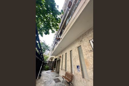 Apartamento à venda com 130m², 3 quartos e 2 vagas Apartamento à venda com 130m², 3 quartos e 2 vagasPlaquinha