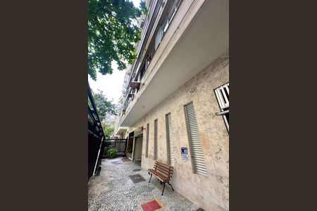 Apartamento à venda com 130m², 3 quartos e 2 vagas Apartamento à venda com 130m², 3 quartos e 2 vagasFachada