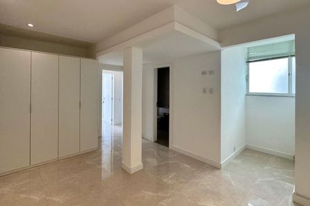 Apartamento à venda com 130m², 3 quartos e 2 vagas Apartamento à venda com 130m², 3 quartos e 2 vagasSuíte 2