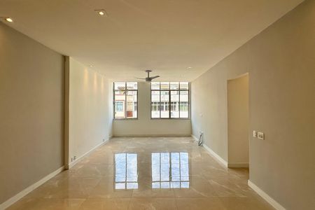 Apartamento à venda com 130m², 3 quartos e 2 vagas Apartamento à venda com 130m², 3 quartos e 2 vagasSala