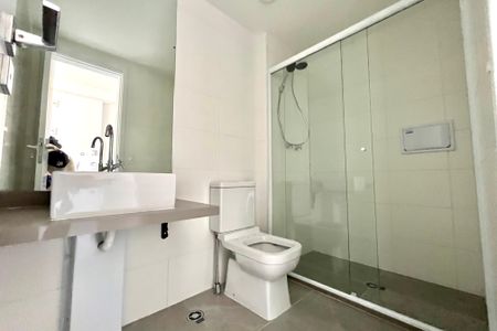 Banheiro de kitnet/studio à venda com 1 quarto, 24m² em Vila Santa Catarina, São Paulo