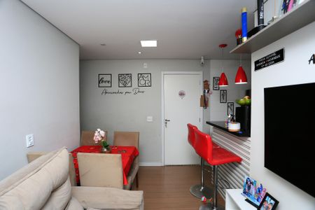 Sala  de apartamento para alugar com 2 quartos, 47m² em Jardim Helga, São Paulo