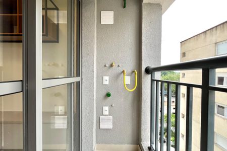 Varanda de kitnet/studio para alugar com 1 quarto, 28m² em Jardim Prudência, São Paulo