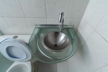 Apartamento à venda com 46m², 2 quartos e 1 vaga Apartamento à venda com 46m², 2 quartos e 1 vagaBanheiro