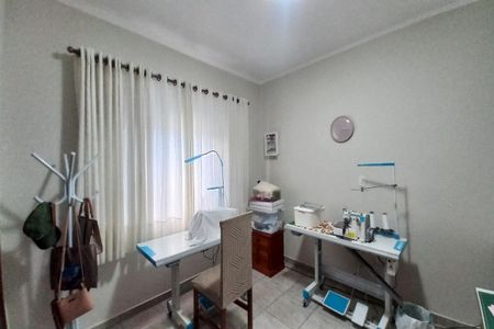 Casa à venda com 167m², 4 quartos e 3 vagas Casa à venda com 167m², 4 quartos e 3 vagasQuarto 2